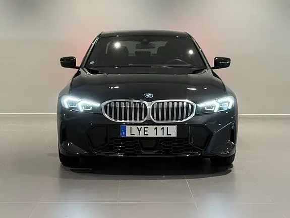 BMW 330E 2025 photo 2
