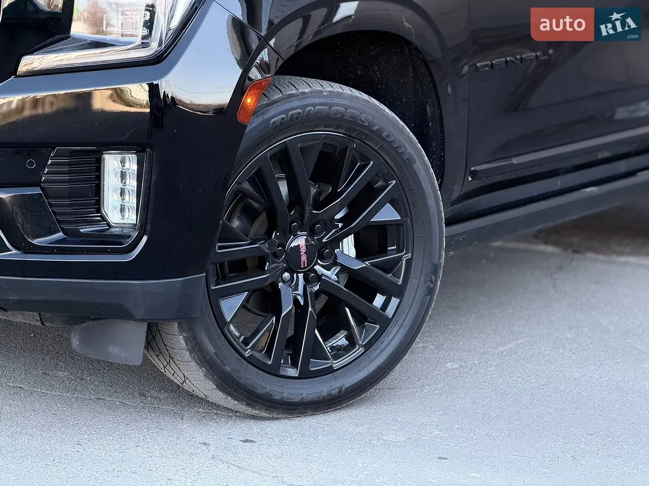 GMC Yukon 2021 photo 2