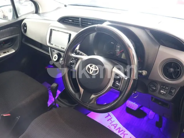 Toyota Vitz 2016 photo 2