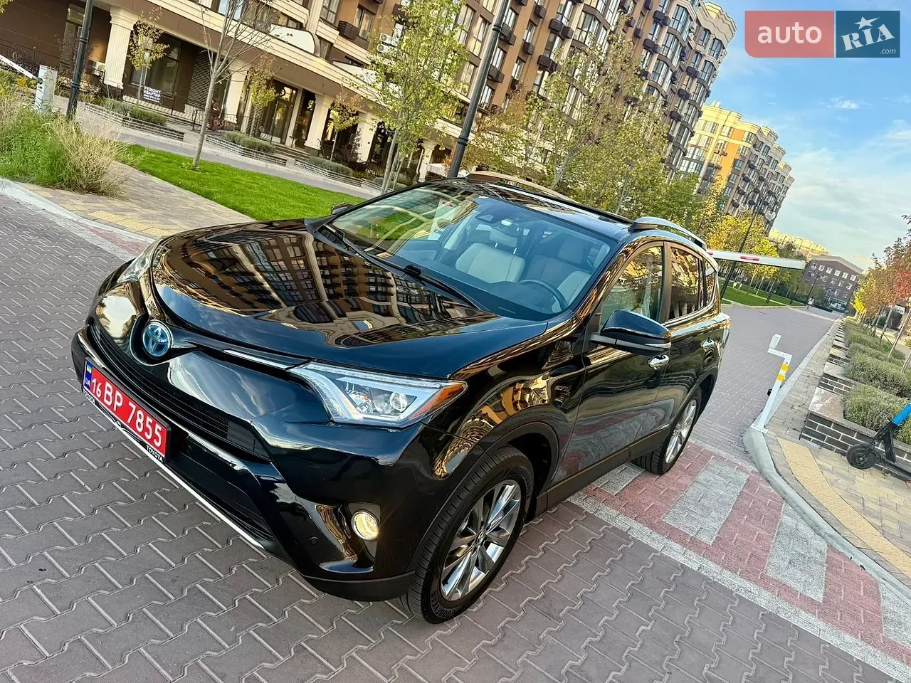 Toyota Rav4 2017 photo 2