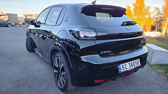Peugeot E-208 2021 photo 4