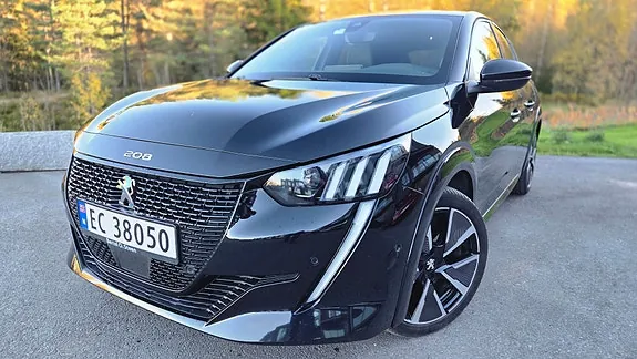 Peugeot E-208 2021 photo 2