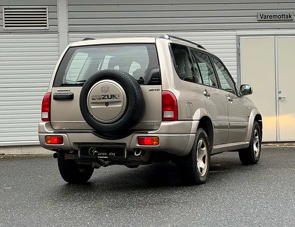 Suzuki Grand Vitara 2004 photo 3
