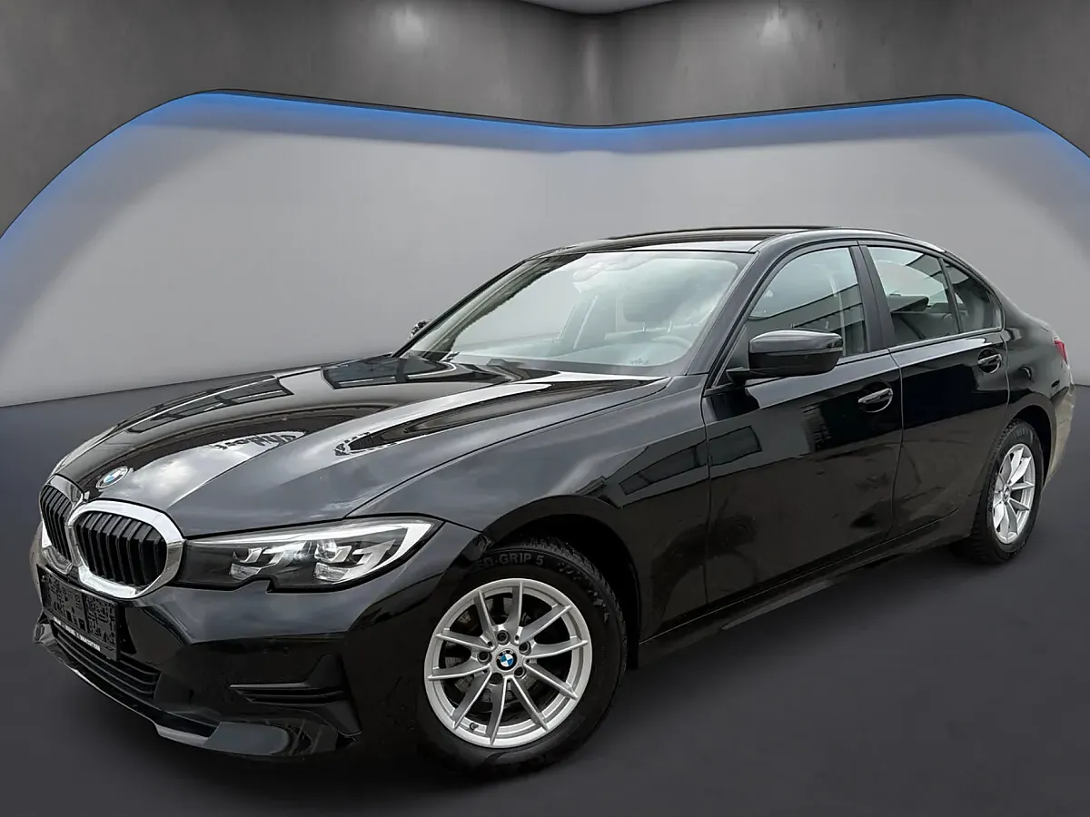 BMW 3 Series 2019 photo 2