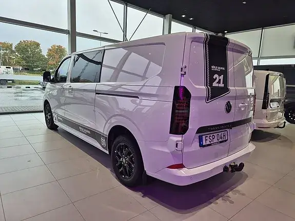 Volkswagen Transporter 2025 photo 2