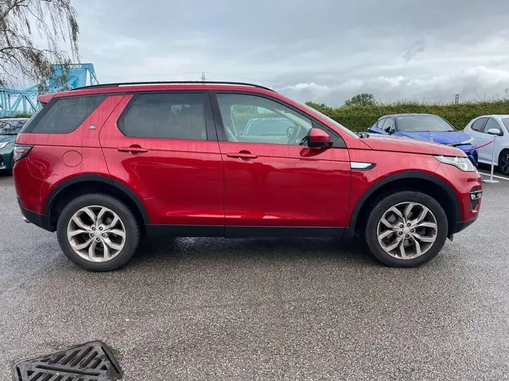 Land Rover Discovery Sport 2016 photo 2