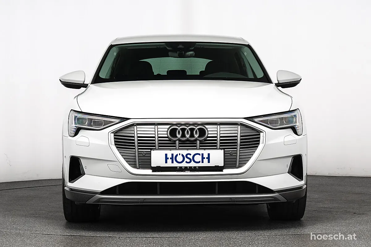 Audi E-Tron 2023 photo 2