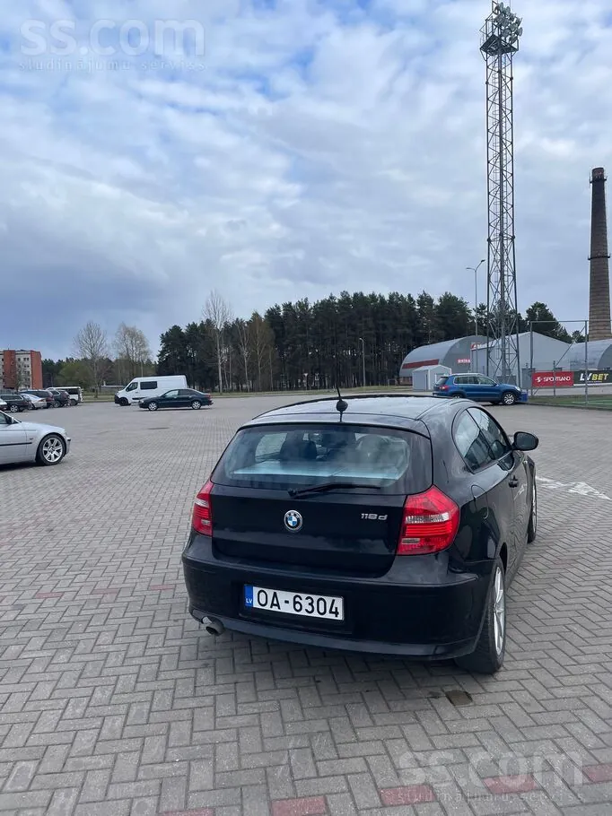 BMW 118D 2011 photo 4