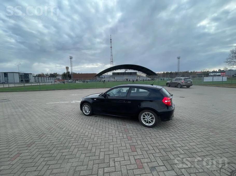 BMW 118D 2011 photo 5