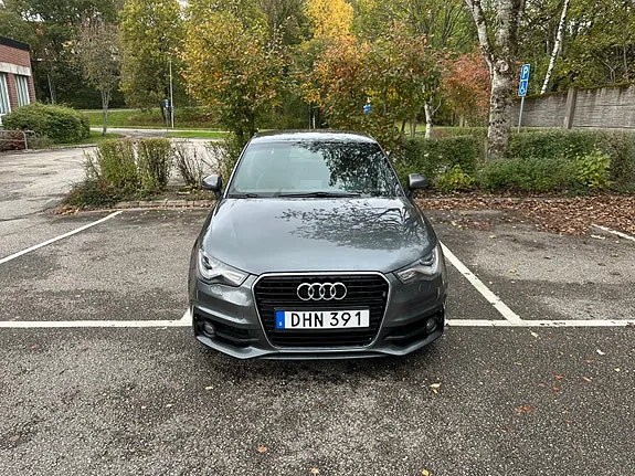 Audi A1 2011 photo 2