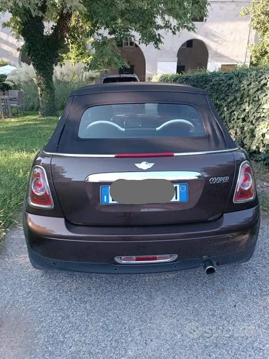 Mini Mini Cabrio 2011 photo 2