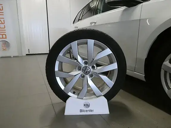 Volkswagen Golf I 2020 photo 2