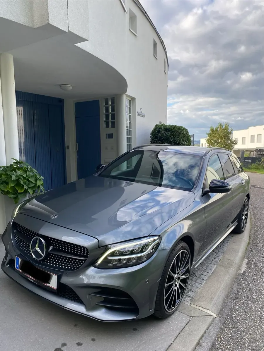 Mercedes-Benz C-Class 2019 photo 3