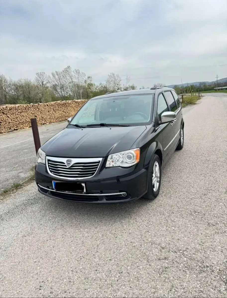 Lancia Voyager