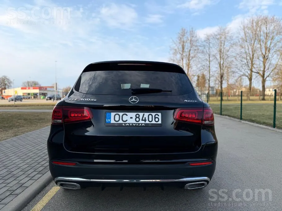 Mercedes-Benz Glc 300De 2022 photo 2