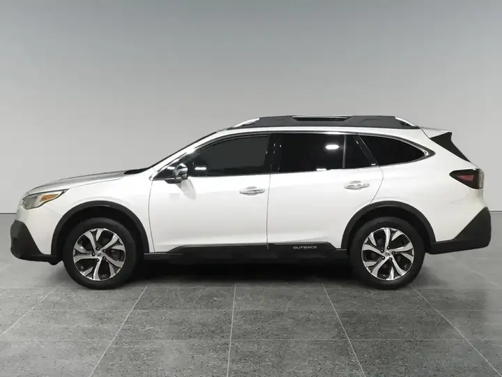 Subaru Outback 2022 photo 2