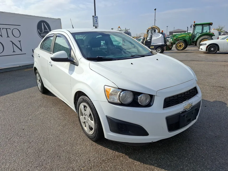 Chevrolet Sonic 2013 photo 3