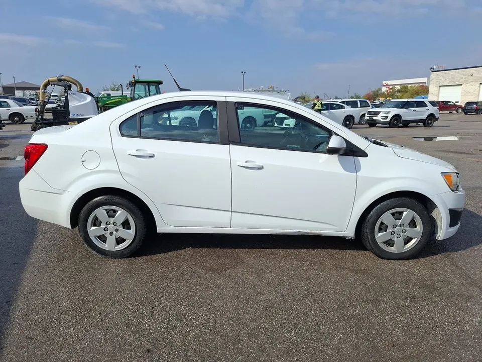 Chevrolet Sonic 2013 photo 4