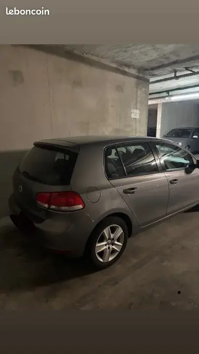 Volkswagen Golf 2010 photo 2