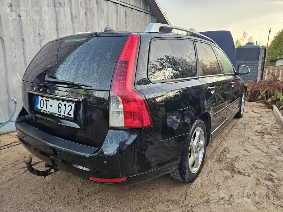 Volvo V50 2012 photo 2