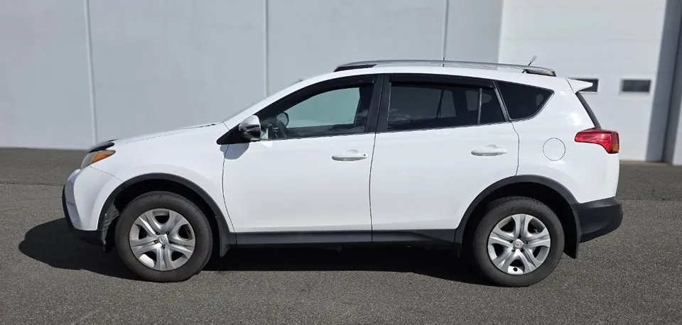 Toyota Rav4 2015 photo 2