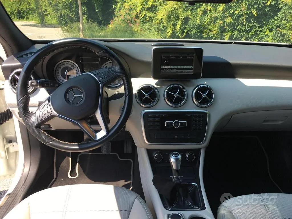 Mercedes-Benz A 2014 photo 2
