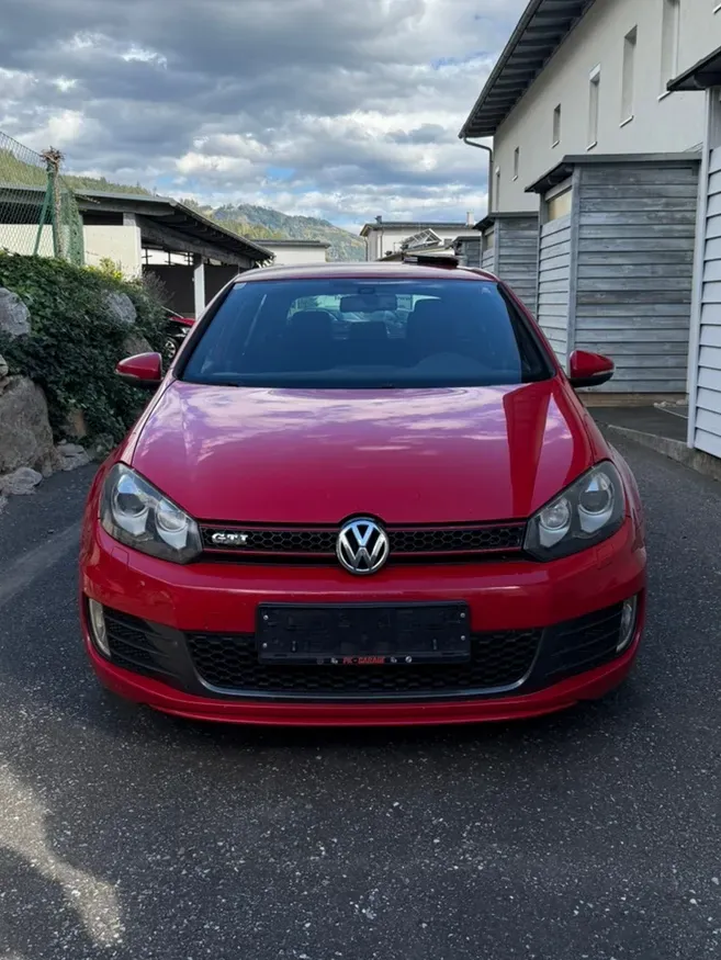 Volkswagen Golf 2010 photo 3