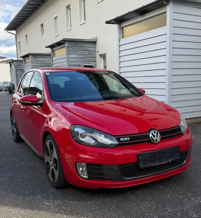 Volkswagen Golf 2010 photo 2