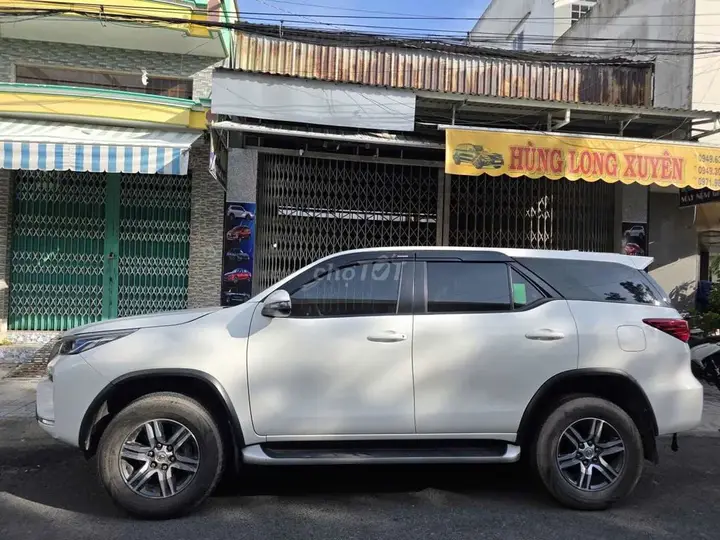 Toyota Fortuner 2023 photo 2