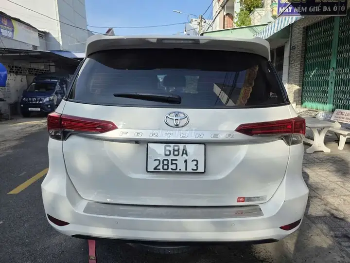 Toyota Fortuner 2023 photo 3