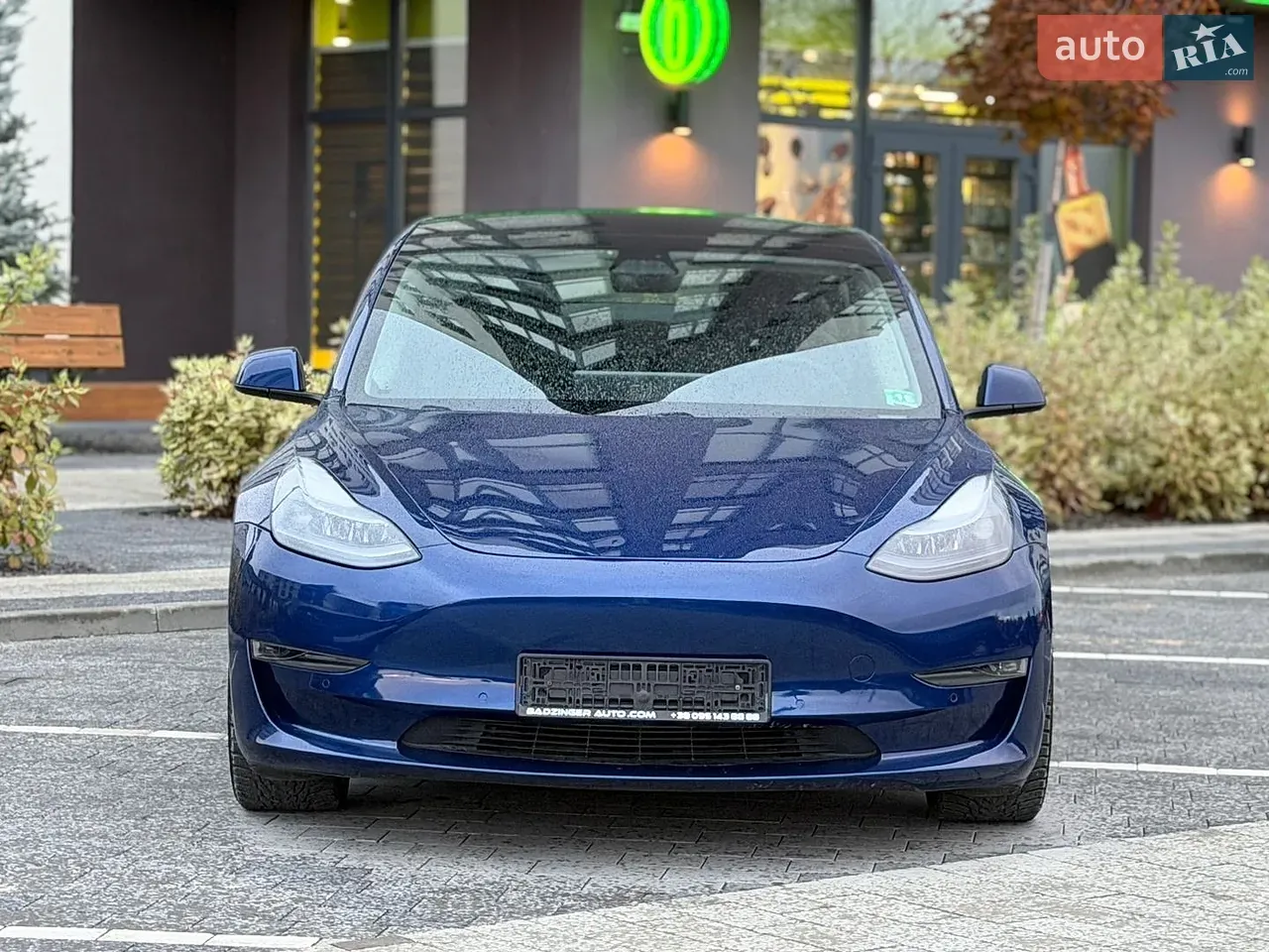 Tesla Model 3 2021 photo 2