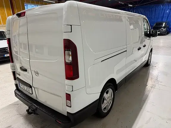 Nissan Nv300 2017 photo 4