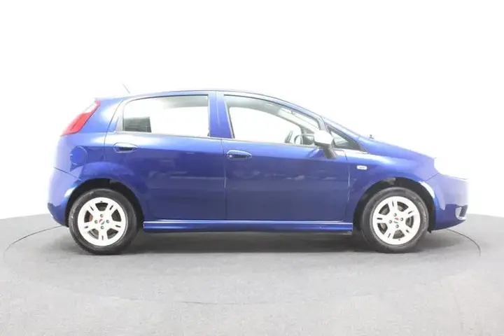 Fiat Grande Punto 2008 photo 3