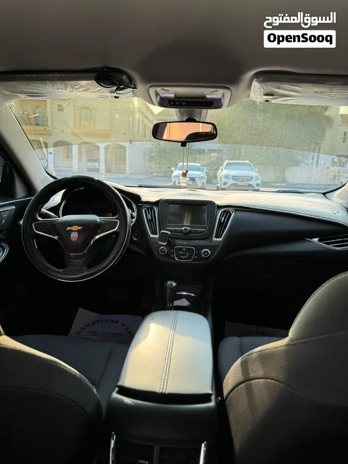 Chevrolet Malibu 2018 photo 2