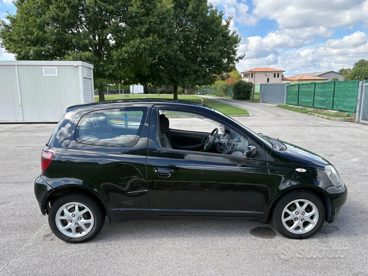 Toyota Yaris 2001 photo 2