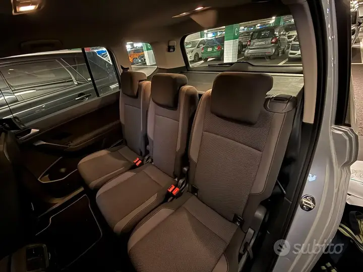 Volkswagen Touran 2017 photo 5