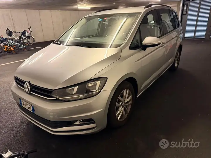Volkswagen Touran 2017 photo 3