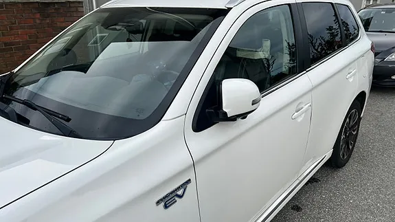 Mitsubishi Outlander 2016 photo 2