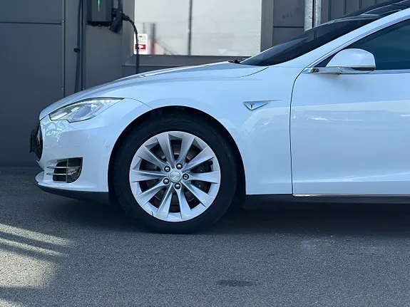 Tesla Model S 2016 photo 5