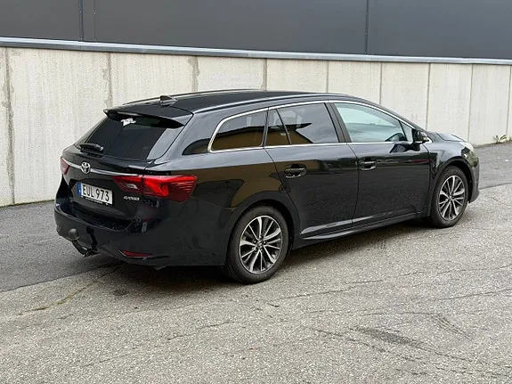 Toyota Avensis 2017 photo 3