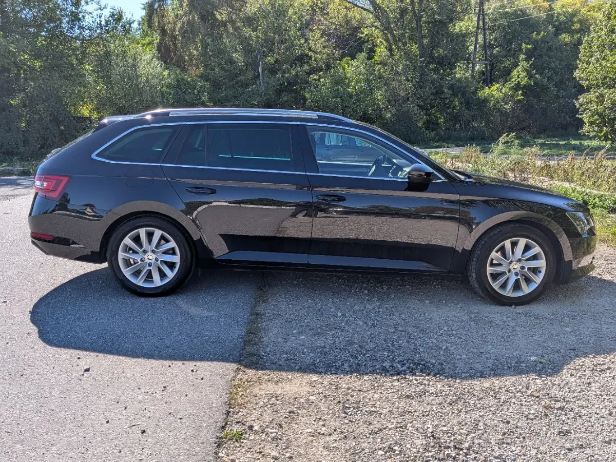 Skoda Superb 2018 photo 2