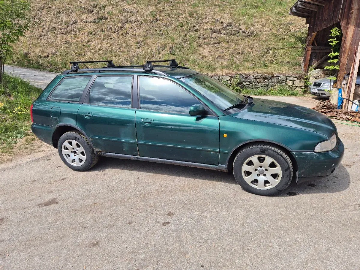 Audi A4 1997 photo 3
