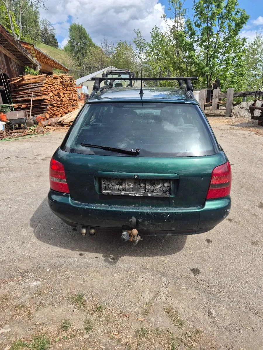 Audi A4 1997 photo 2