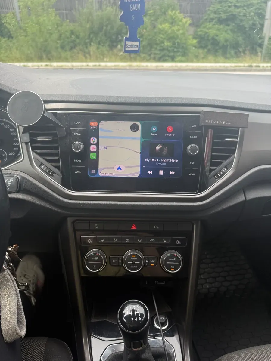 Volkswagen T-Roc 2018 photo 2