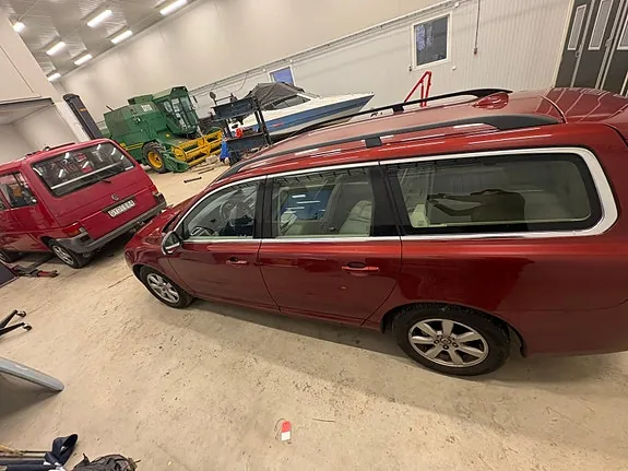 Volvo V70 2014 photo 2