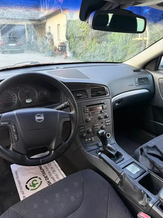 Volvo V70 2004 photo 2