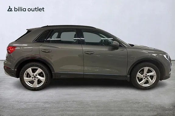 Audi Q3 2023 photo 2