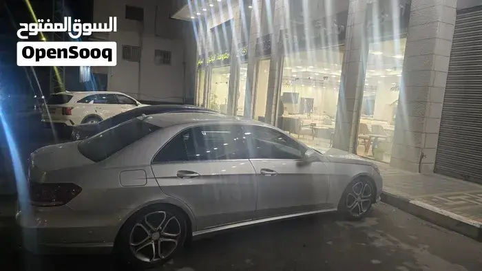 Mercedes-Benz E 200 2013 photo 2