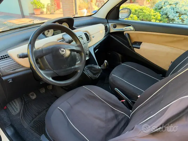 Lancia Ypsilon 2004 photo 3