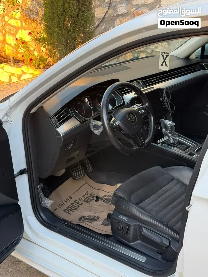 Volkswagen Passat 2018 photo 2